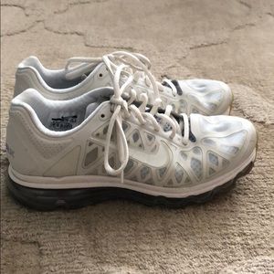 White nike airmax